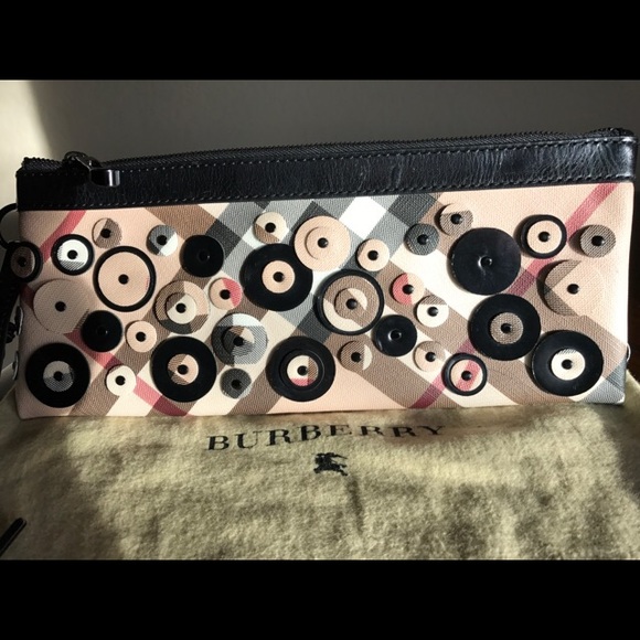 Authentic Burberry clutch bag limited edition - Picture 2 of 4