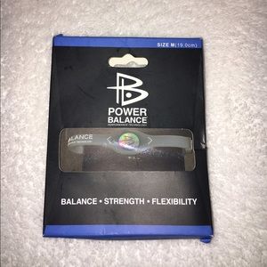Power balance bracelet