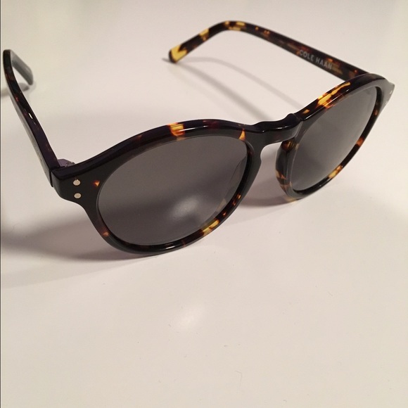 COLE HAAN SUNGLASSES 🕶