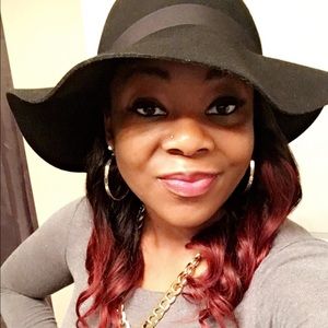 Meet your Posher, Whitney