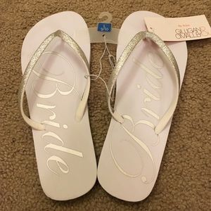 Gilligan /& O/'Malley Bride Flip Flops Silver and White Size 5//6 NWT