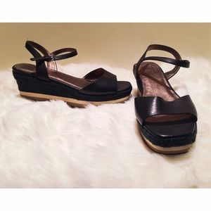 Pelle Moda Flatform Wedges