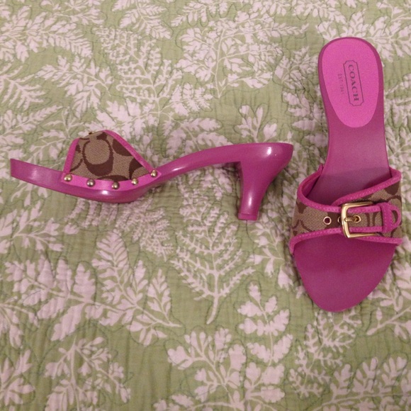 Coach Shoes - ⬇️ NEVER WORN! Vintage Coach shoes PINK! Size 7.5