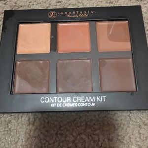 Anastasia Beverly Hills Contour Kit