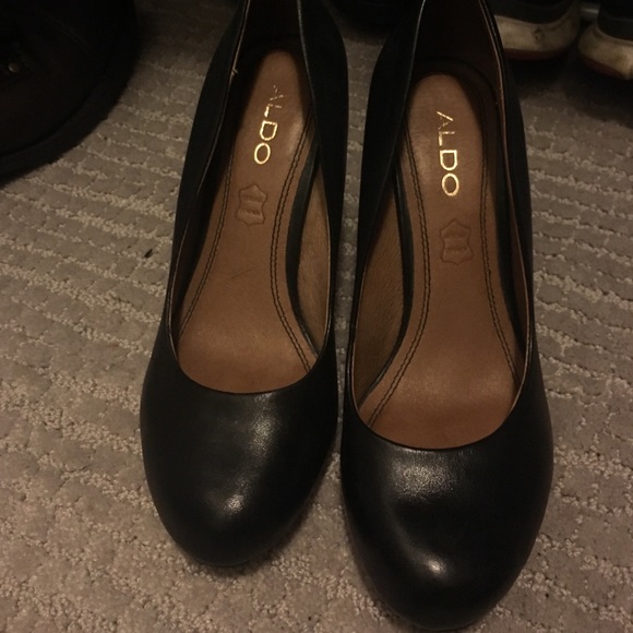 Aldo black classic heels
