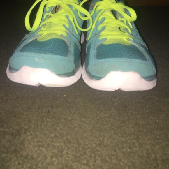 Nike sneakers - Picture 2 of 4