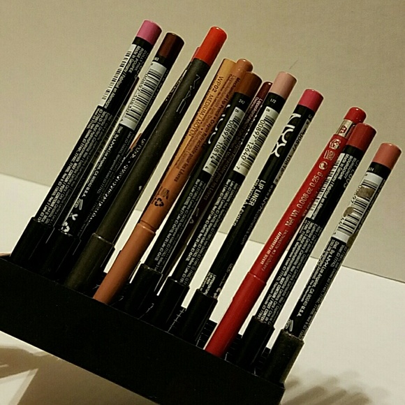 Makeup lip brush holder