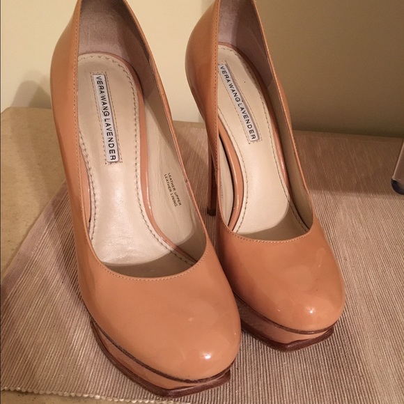 Vera Wang lavender 👠 - Picture 3 of 4