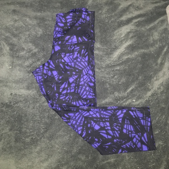 NWOT Old Navy workout crops