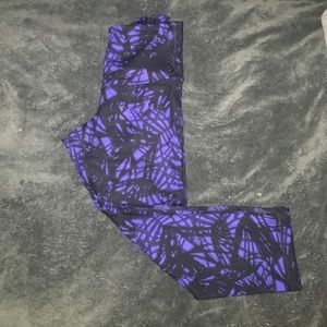 NWOT Old Navy workout crops
