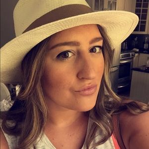 Meet your Posher, Courtney
