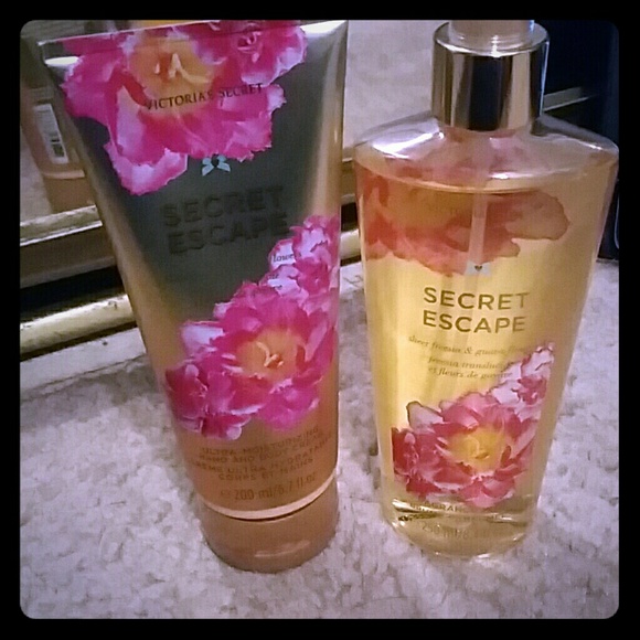 VS Secret Escape lotion and fragrant mist