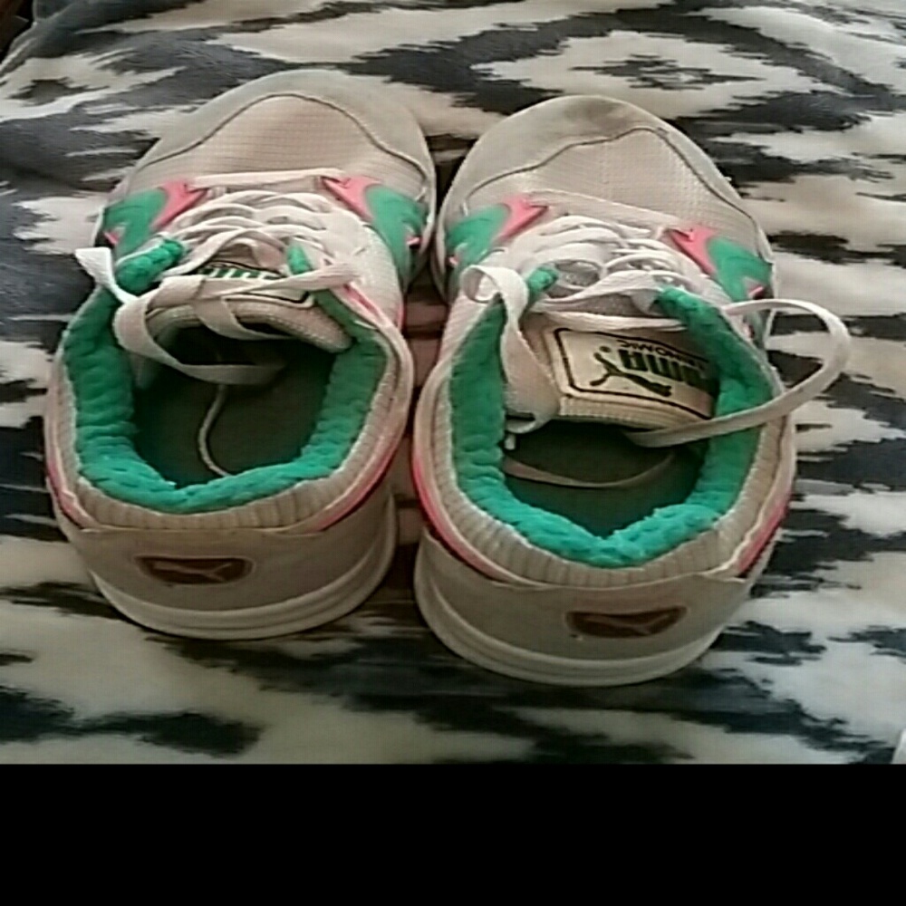 Sneakers
