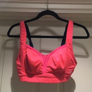 32D coral lululemon tata tamer sports bra