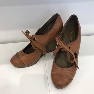 Lace Design Wedges (Brown)