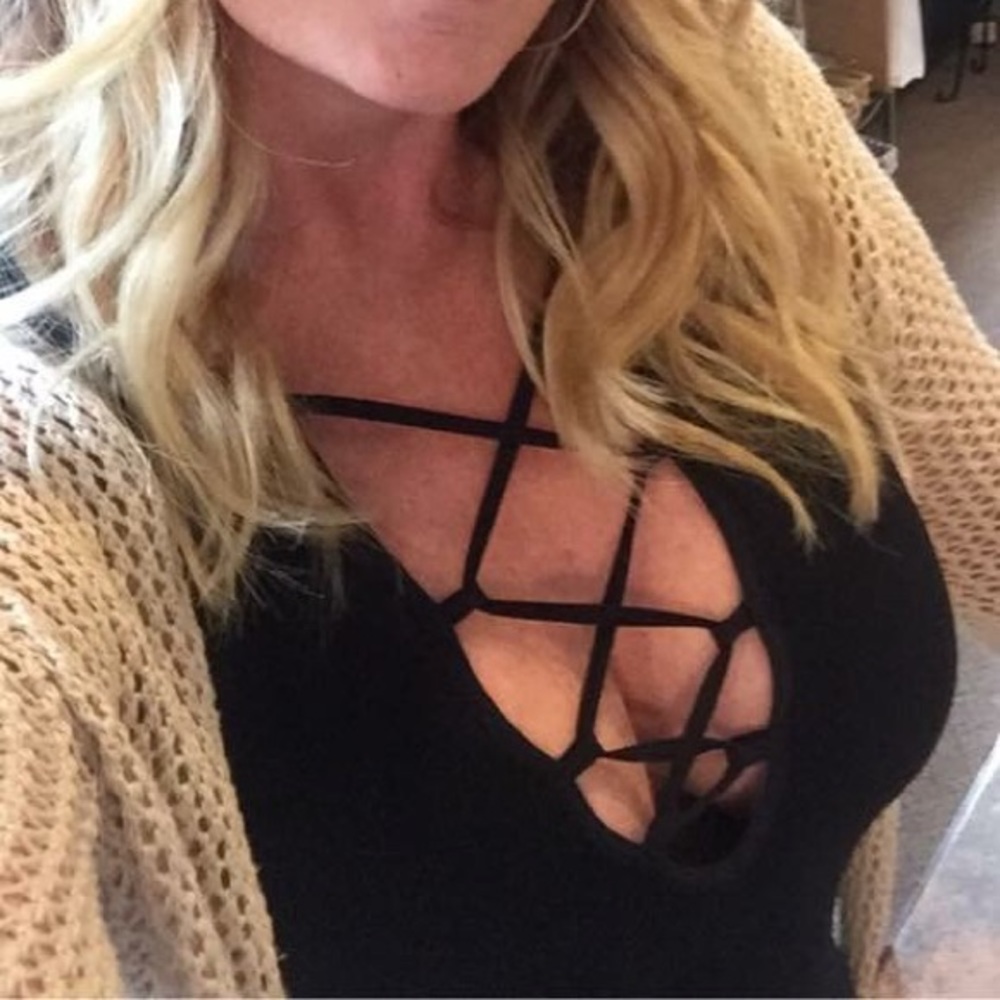 Charcoal Seamless Laceup Tank