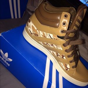 Men's Tan/Brown Adidas