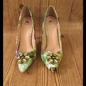 🌸🌺Springtime🌺🌸 Jeweled Pastel Pumps