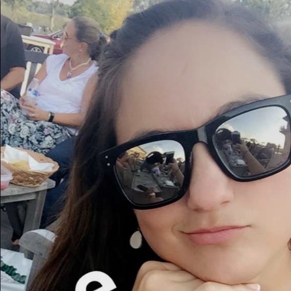 Hey hey hey. I'm Steph! - Picture 3 of 3