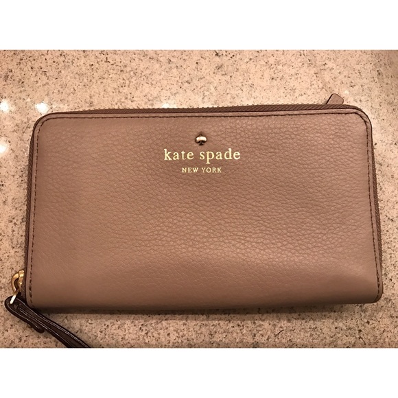 Kate Spade Saffiano Wristlet
