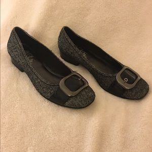 Comfy Black Flats Sz 7