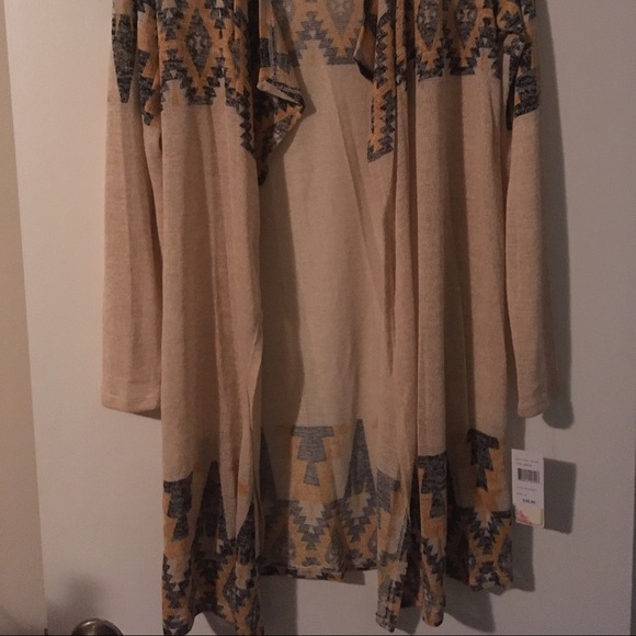 Aztec multicolor fly away sweater NWT sz M - Picture 2 of 3