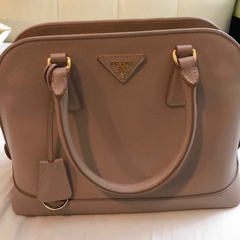 Prada Saffiano Medium Open Bag : Beige Color