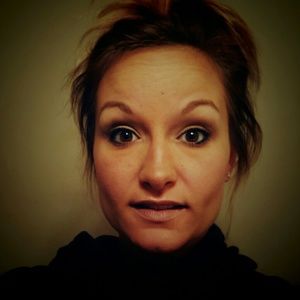 Meet your Posher, Casey