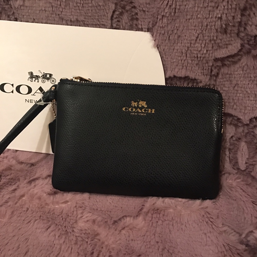NWT Crossgrain corner zip wristlet- midnight black