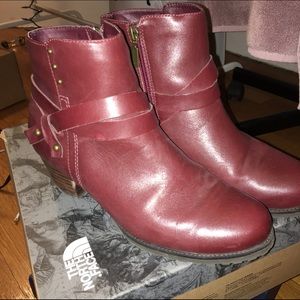 Blondo waterproof ankle boots in burgundy