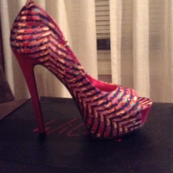 Wild Pair multi colored heels - Picture 3 of 3