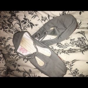 Urban Outfitters Flats