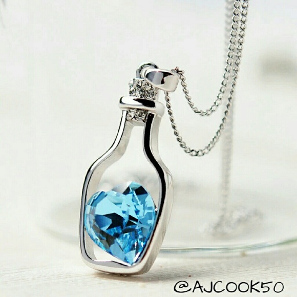 Jewelry - 💕2 for $15💕Heart In A Bottle Necklace