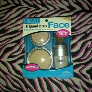 PHYSICIANS FORMULA MAKEUP SET