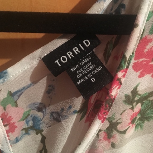 Flowered blouse button back - Picture 3 of 3