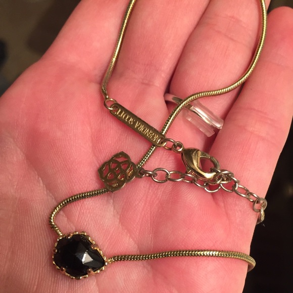 Kendra scott necklace