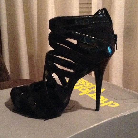 Black heels - Picture 1 of 2