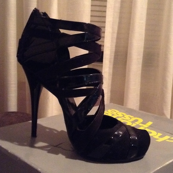 Black heels - Picture 2 of 2