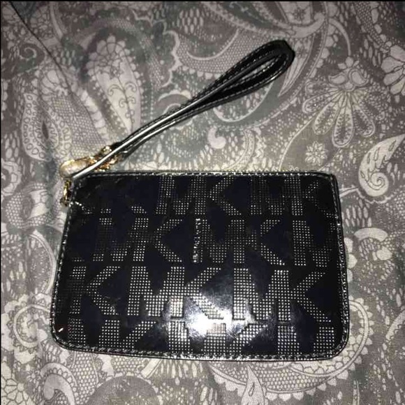 Black micheal Kors wristlet