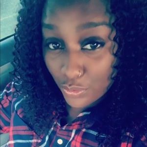 Meet your Posher, Briana