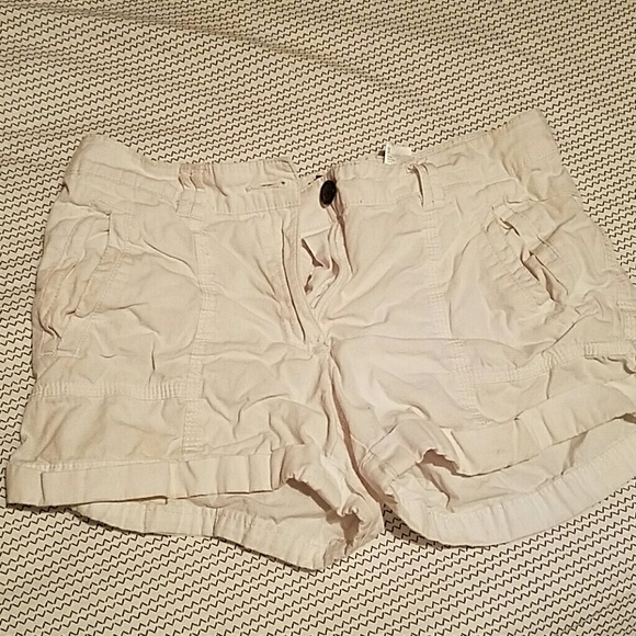 H&M White Shorts. US 8.