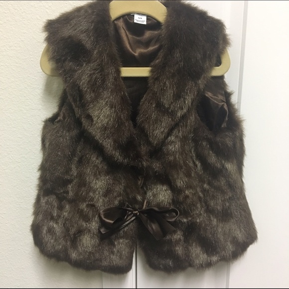 Girl's Hartstrings Faux Fur Vest Brown Size 5/6