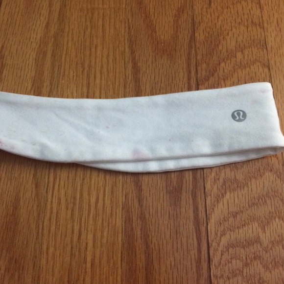 lu lu head band good deal!!