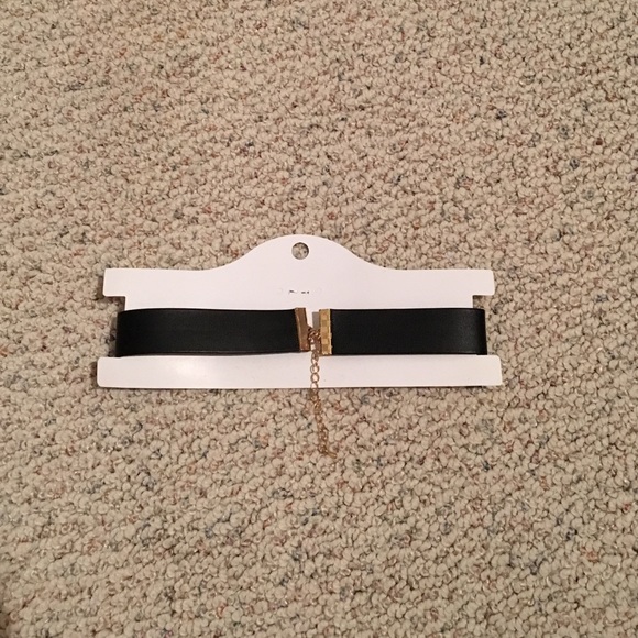 Choker - Picture 2 of 2