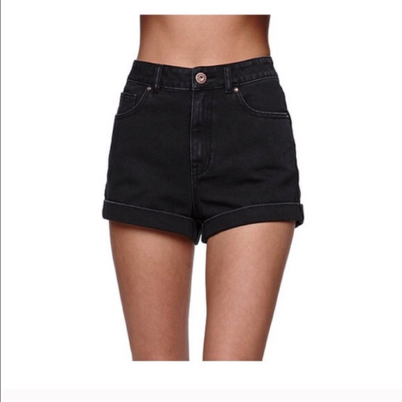 Pacsun black Mom shorts!