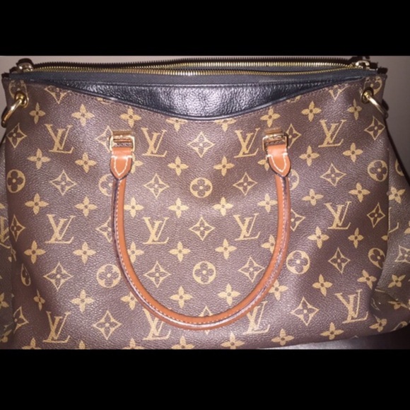 Louis Vuitton purse