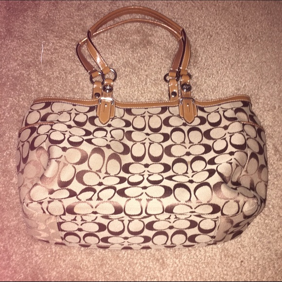 Coach purse - Picture 2 of 3