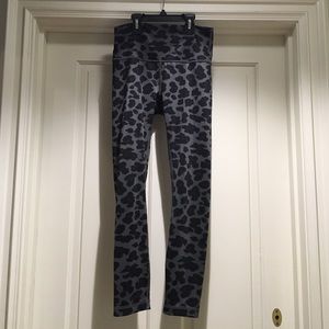 Lululemon leopard size 6 luxtreme high times