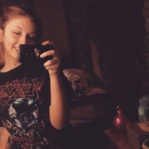 Meet your Posher, Kira