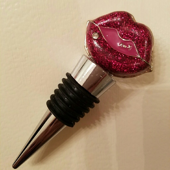 Betsey Johnson wine stopper